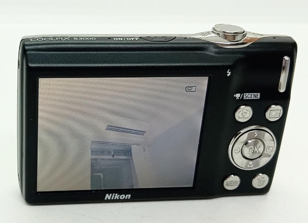 Nikon COOLPIX S3000 コンパクトデジタルカメラ 充電器付き