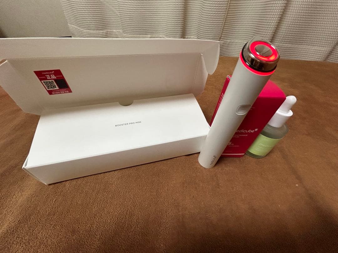 メディキューブ美顔器と美容液