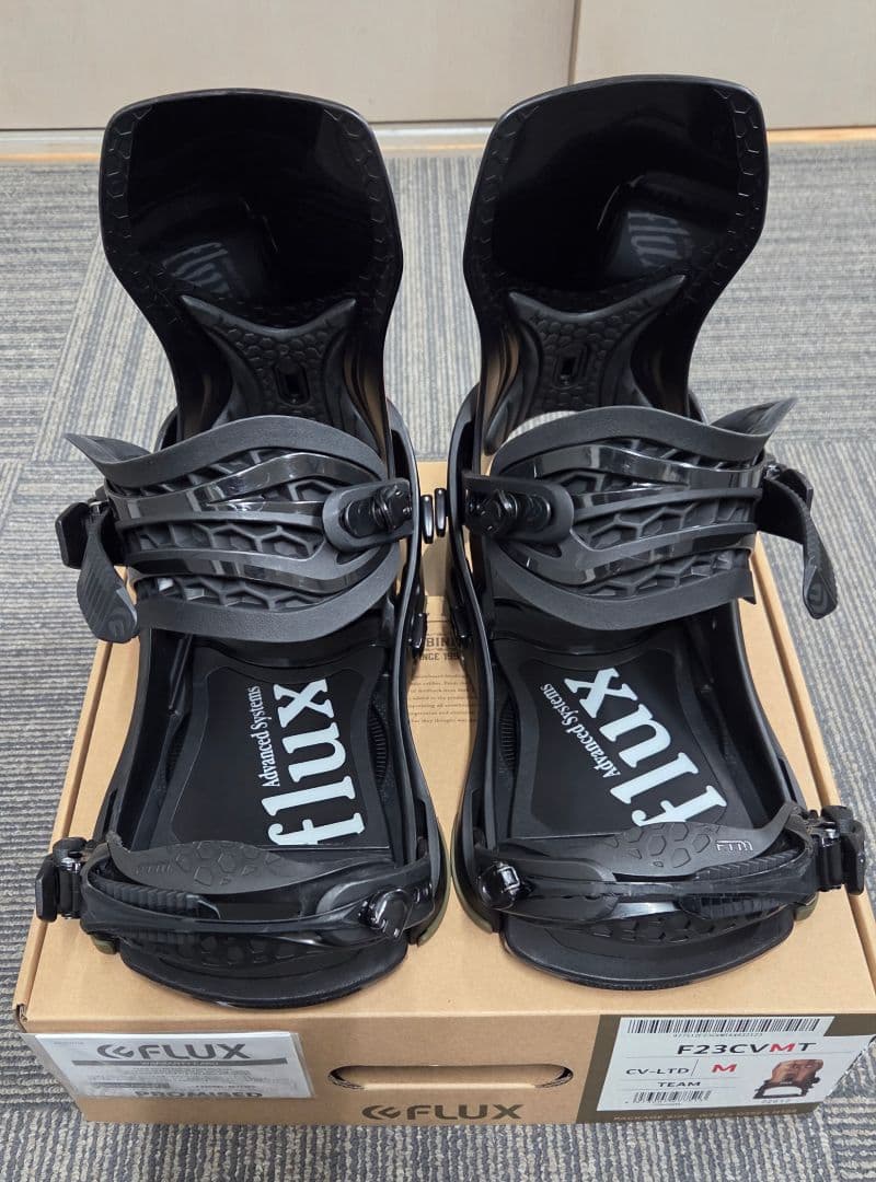 FLUX CV LTD TEAM Mサイズ 30周年限定モデル
