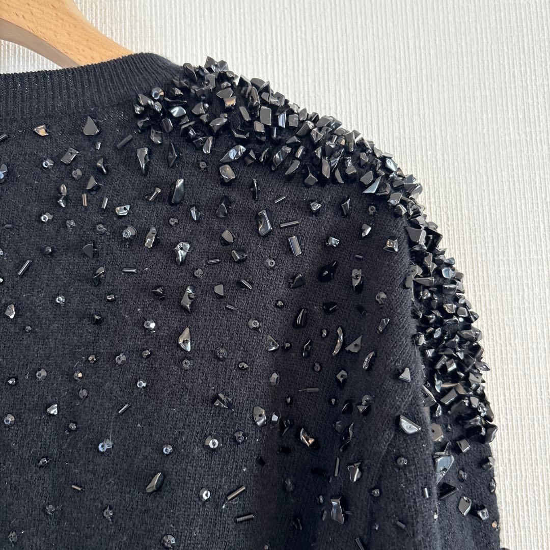 N°21 ビーズ装飾 ブラックニットセーター