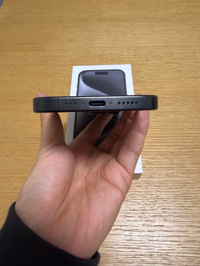 Apple iPhone 15Pro ブラック256ギガ　本体