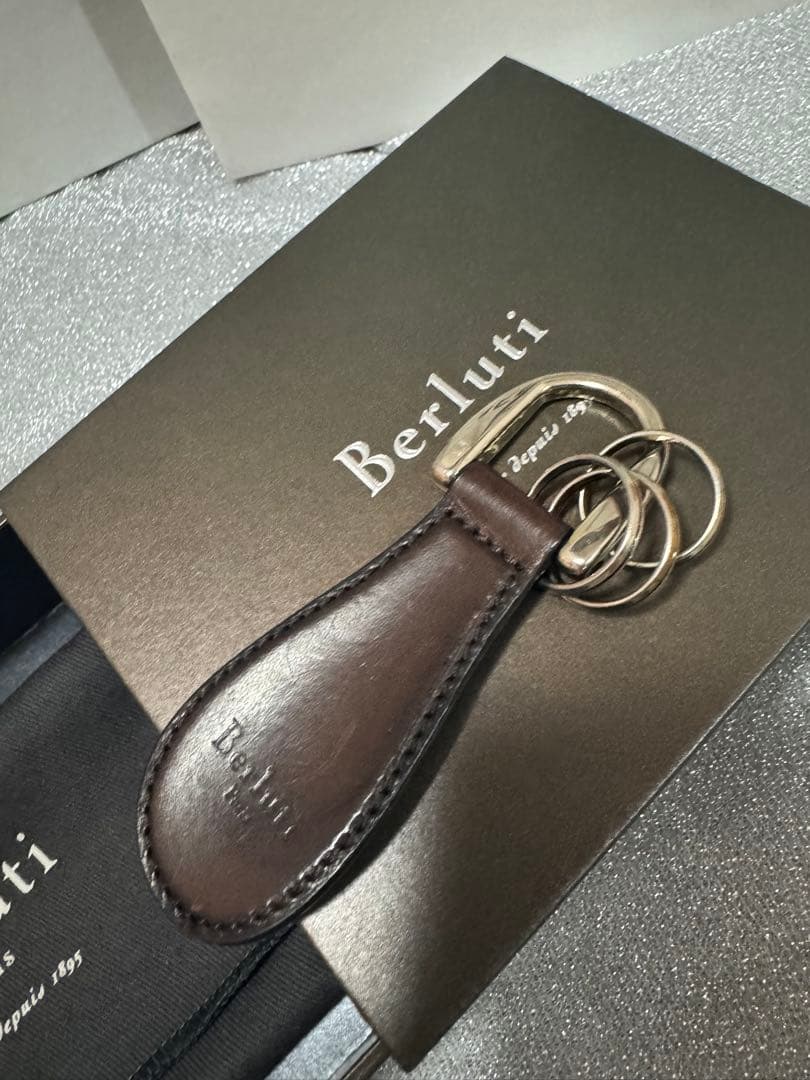 定価8万✨ベルルッティ Berluti ブラウンレザーキーホルダー靴べら付属品有