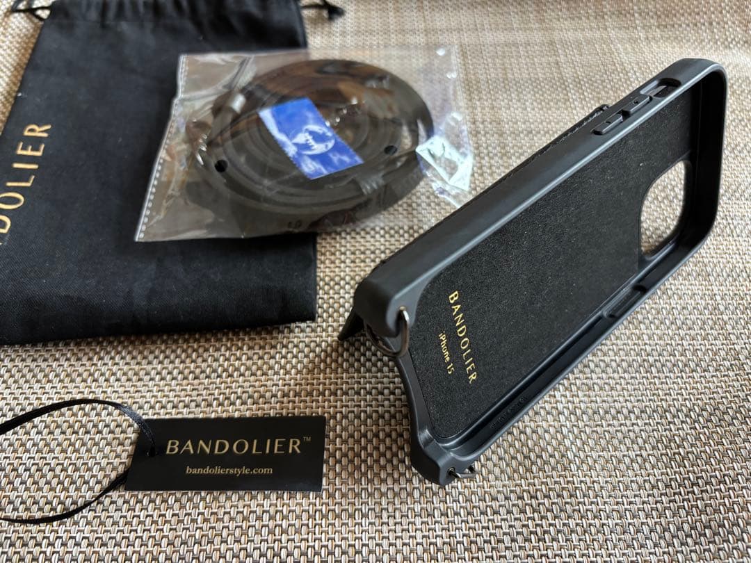 新品 BANDOLIER ミラマグセーフピューター iPhone15