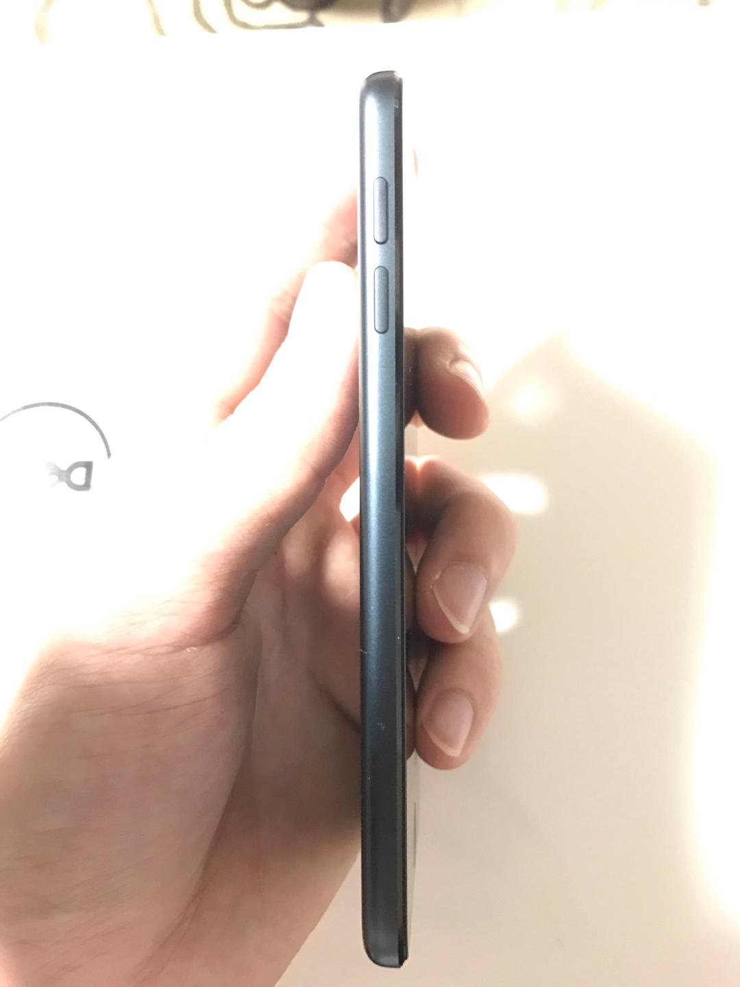 iPod touch第5世代 32GB ブラック&スレート