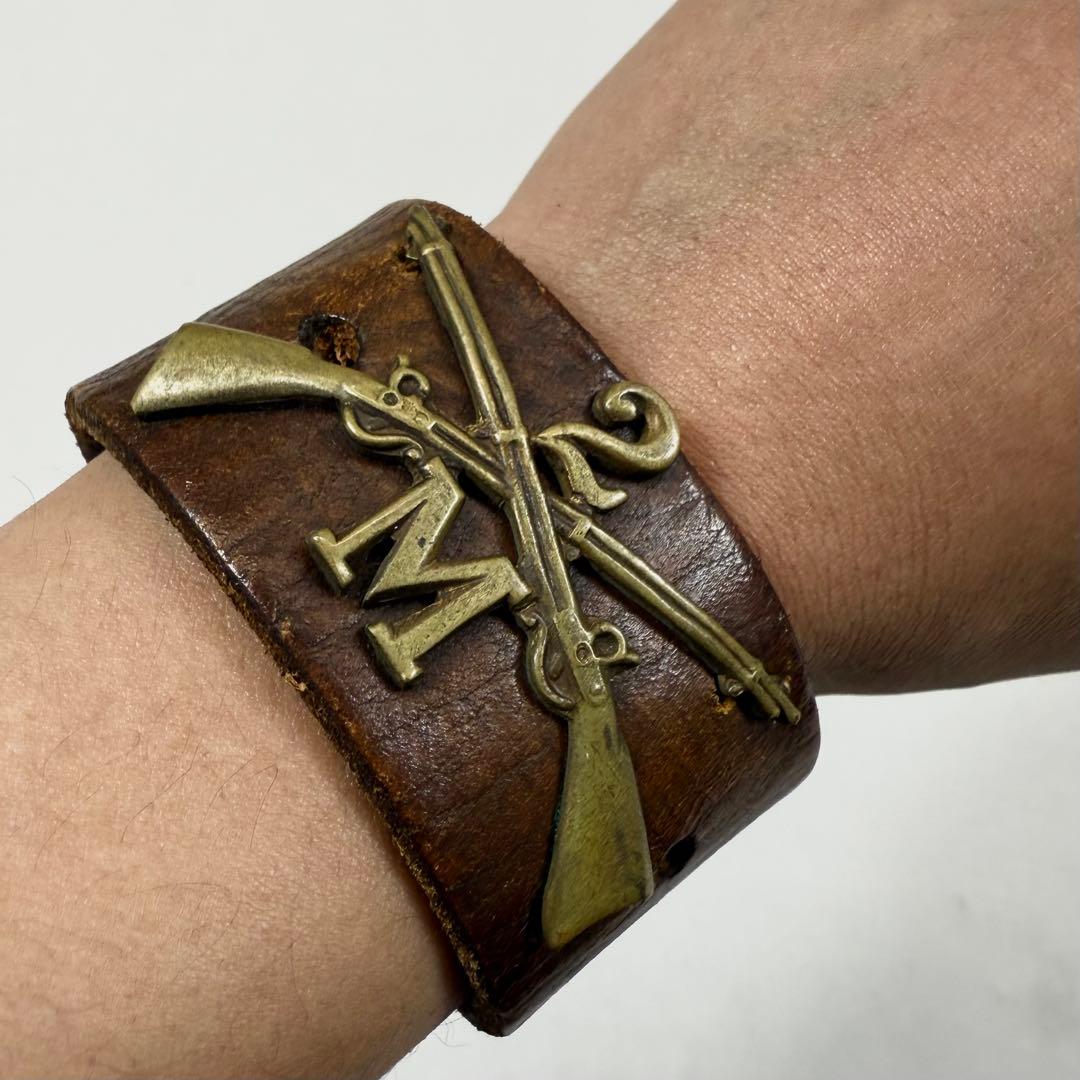 J.AUGUR DESIGNジュディーオーガー クロスライフルレザーブレスレット