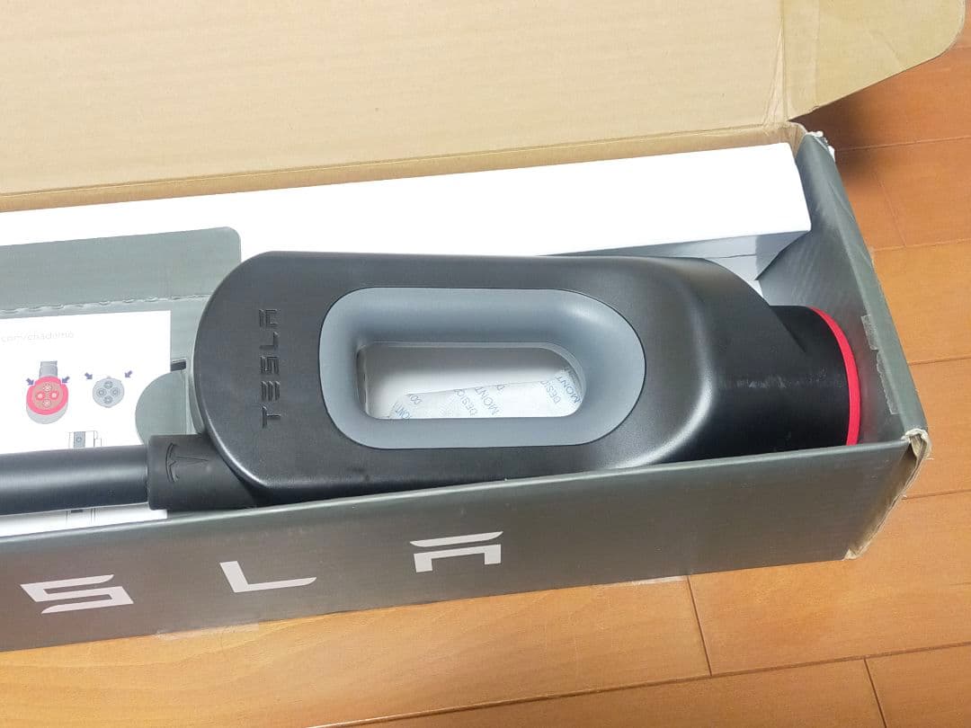 テスラ チャデモアダプター　TESLA CHADEMO