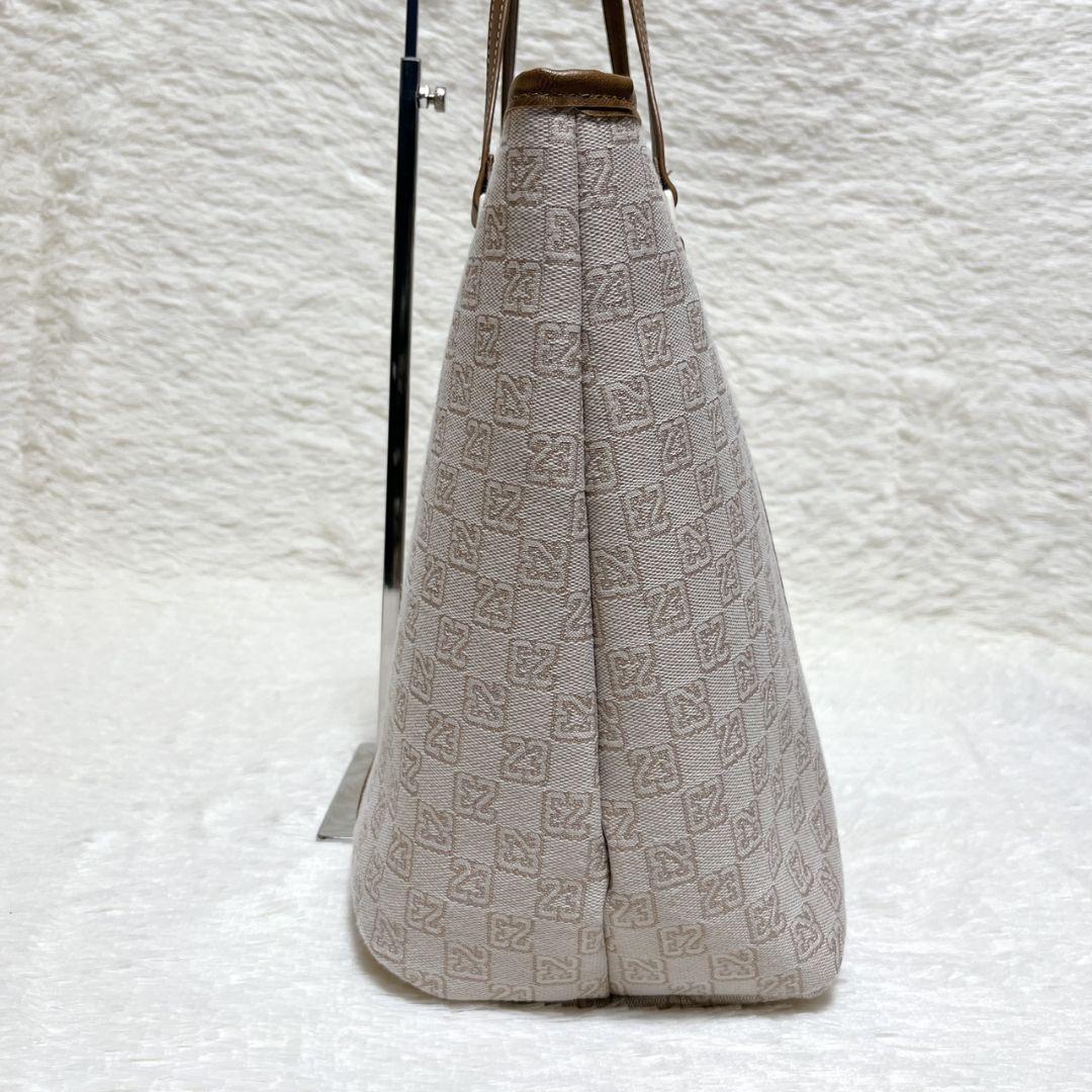 ​【未使用級】ジョーダン モノグラム トートバッグ 総柄 ベージュ