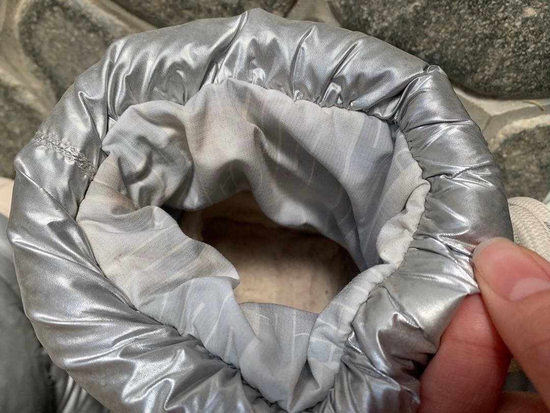 UGGシルバー ナイロン ムートンブーツ