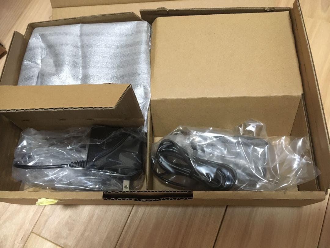 【新品】Panasonic ポータブル防水テレビ 10型 UN-10CN10-K