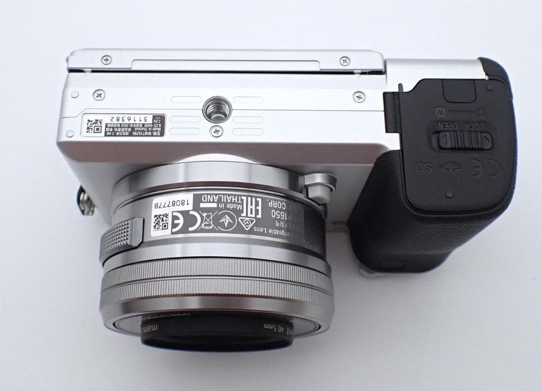 B*n様 SONY α6400　16-50ｍｍ バッテリー・充電器セット!!美品