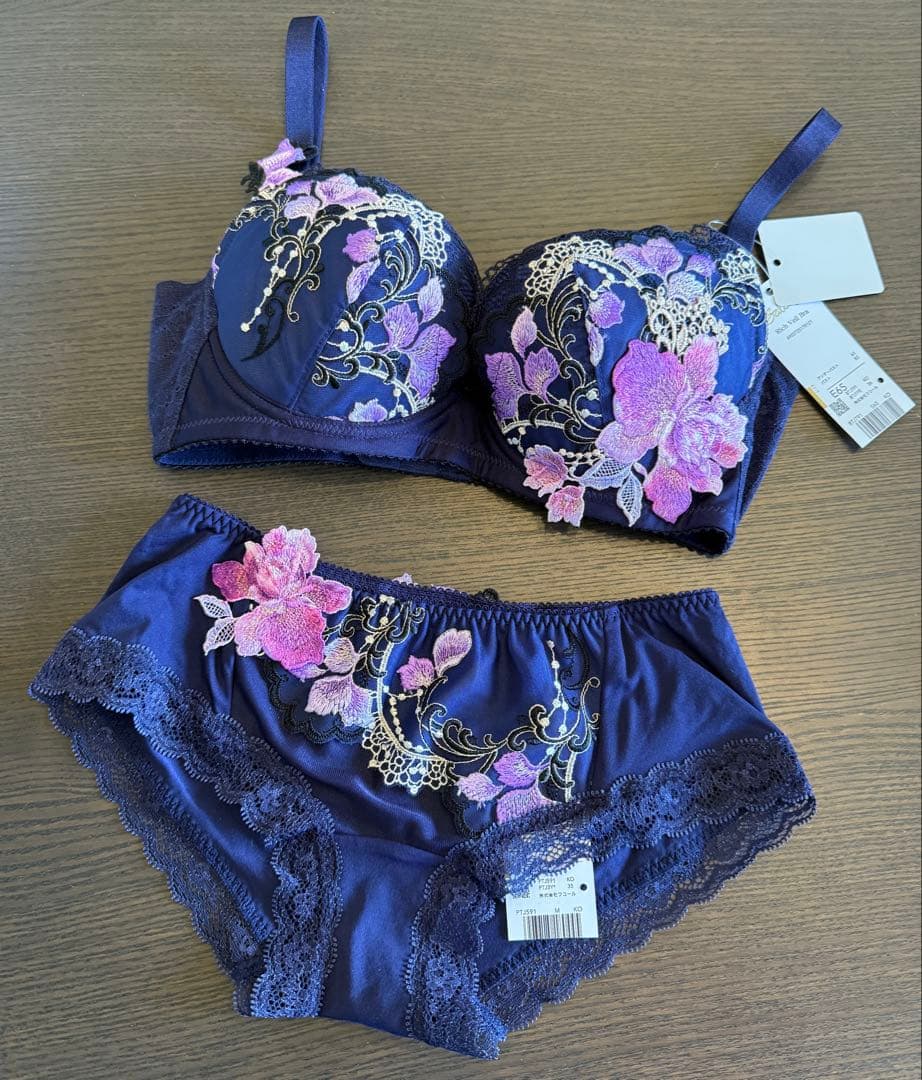 ☆*☆様 店舗限定★サルート[ラブコメディ]E65 M KO ブラジャー　ショー