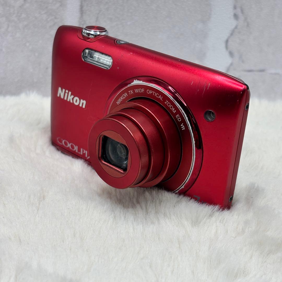Nikon COOLPIX S3500 レッド 動作良好 充電器・バッテリー３個