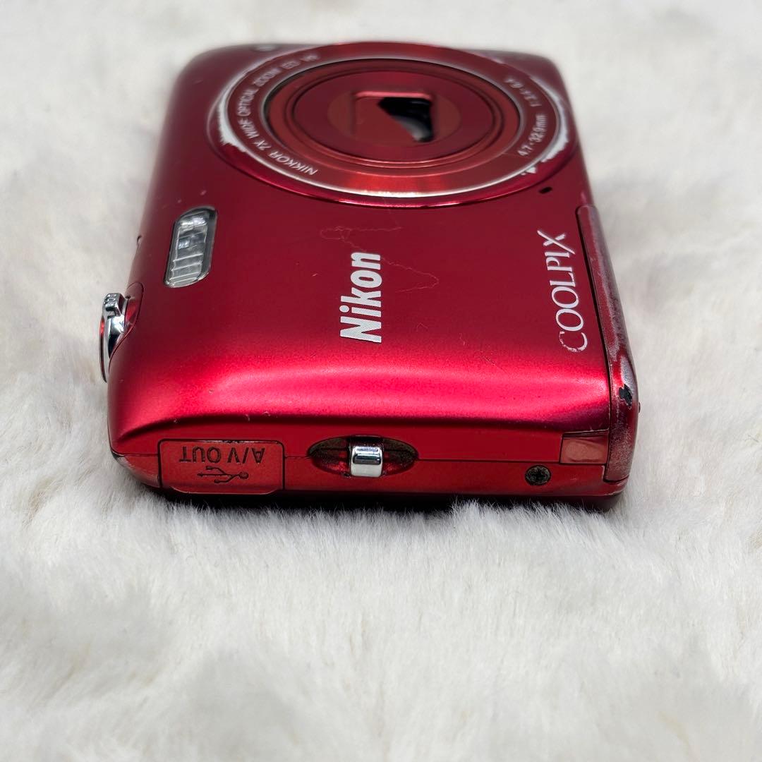 Nikon COOLPIX S3500 レッド 動作良好 充電器・バッテリー３個