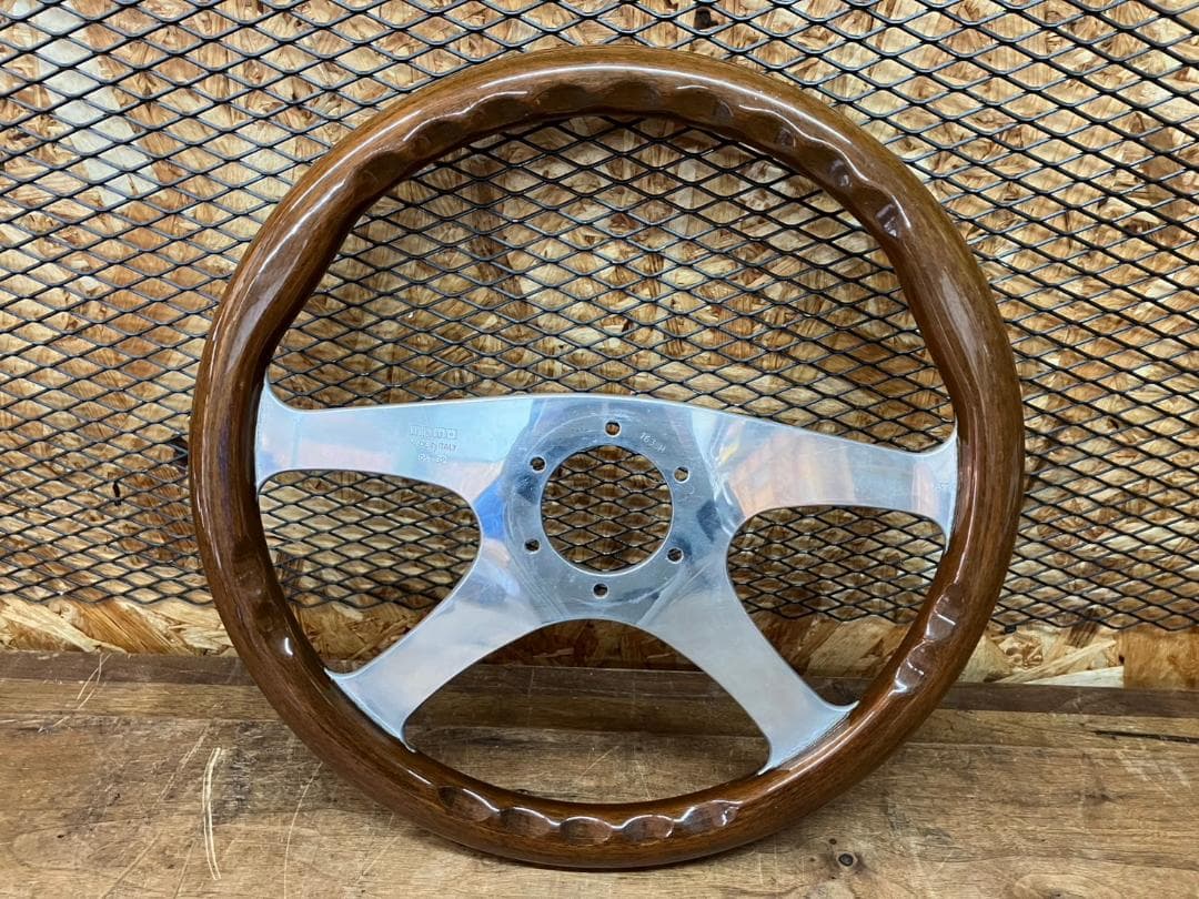 MOMO★ウッドステアリング★レトロ★旧車