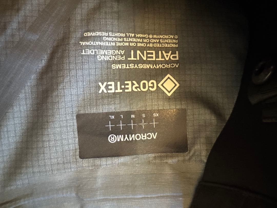 ジャケット・アウター Acronym j115-gt