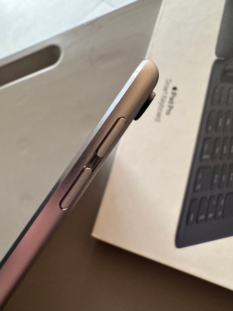 ひ*よ様 iPad Pro 10.5インチ 512GB➕Smart Keyboa