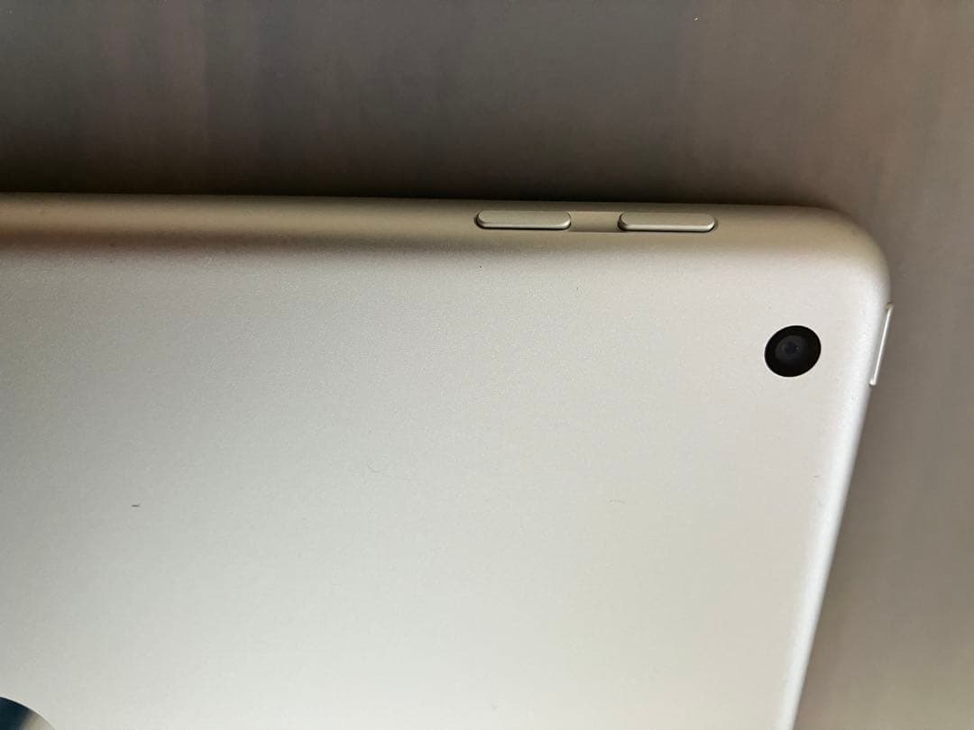 iPad (第5世代)Wifi 32GB シルバー　 A1822