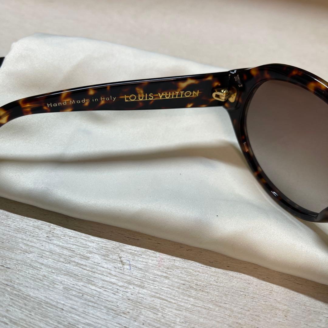 LOUIS VUITTON サングラス　べっ甲フレーム