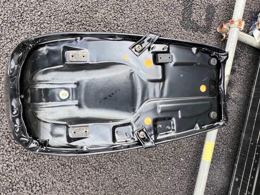 SUZUKI⭐︎gs400エナメル三段シート☆