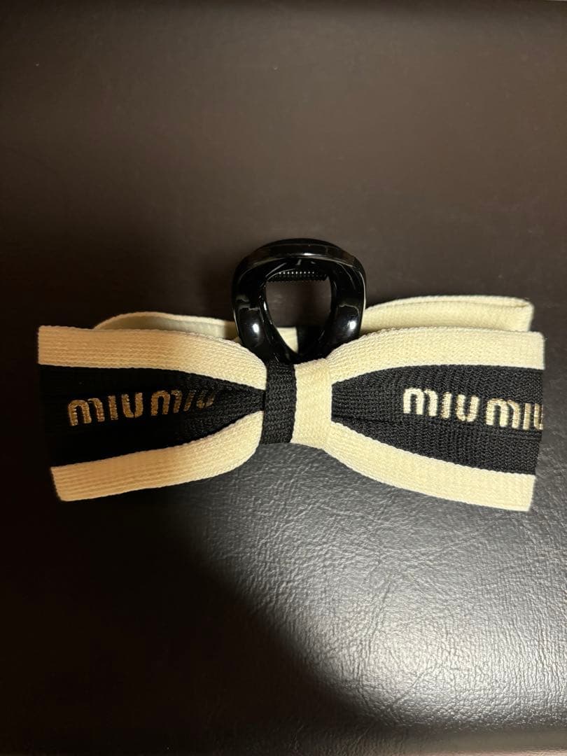 MIU MIU リボン型ヘアアクセサリー