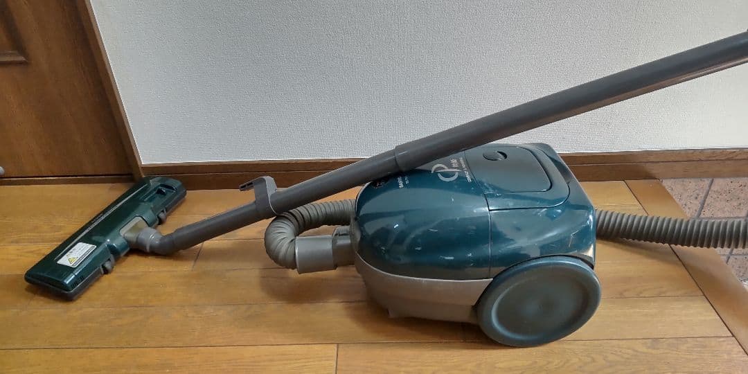 SANYO 紙パック式掃除機　舞姫　SC-T51 グリーン