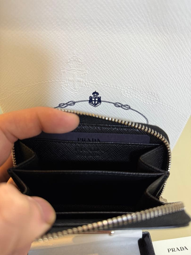 プラダ PRADA サフィアーノ レザー ケース 新品未使用 現行モデル