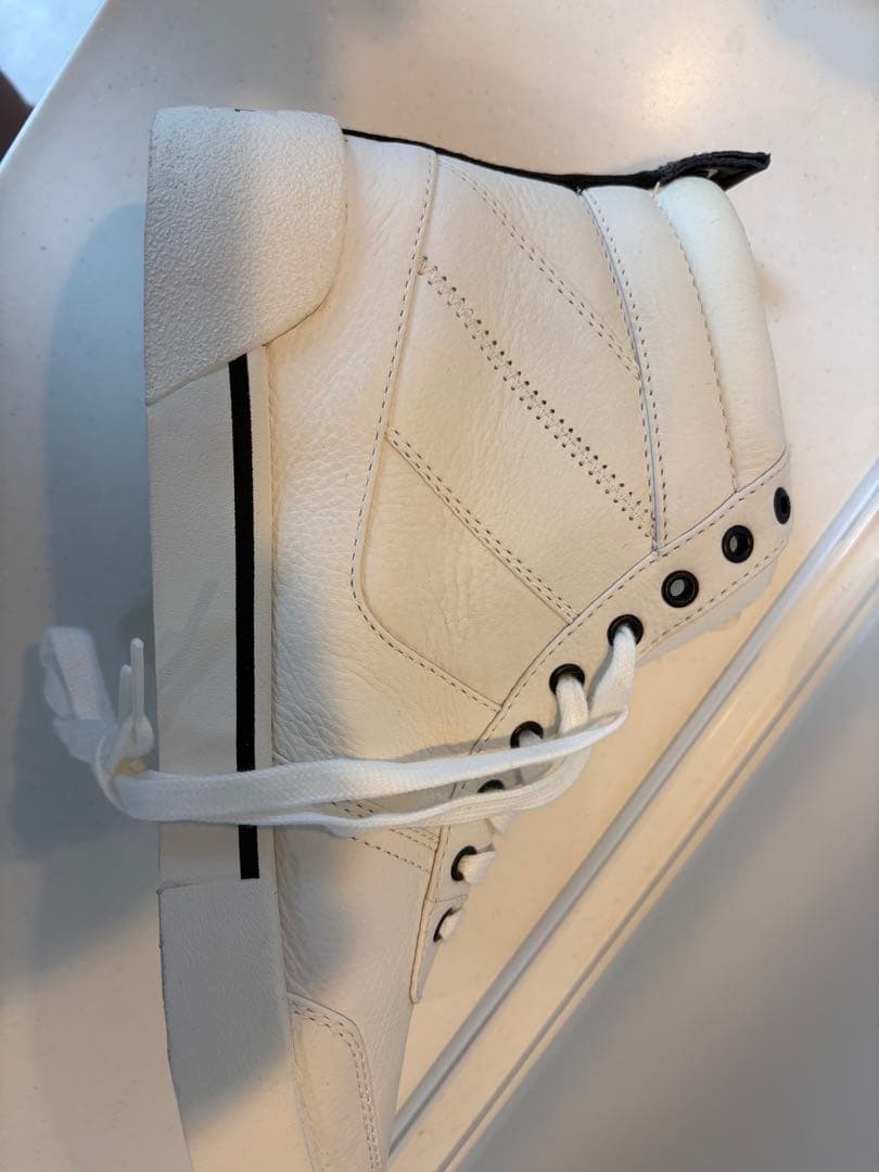 DIESEL ホワイトハイカットスニーカー