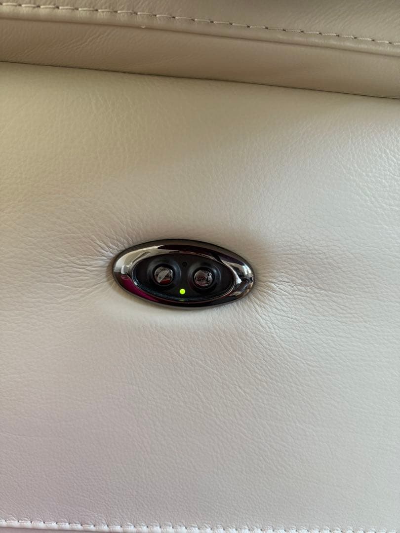 美品！大塚家具。 ホワイト本革ソファ リクライニング機能付き