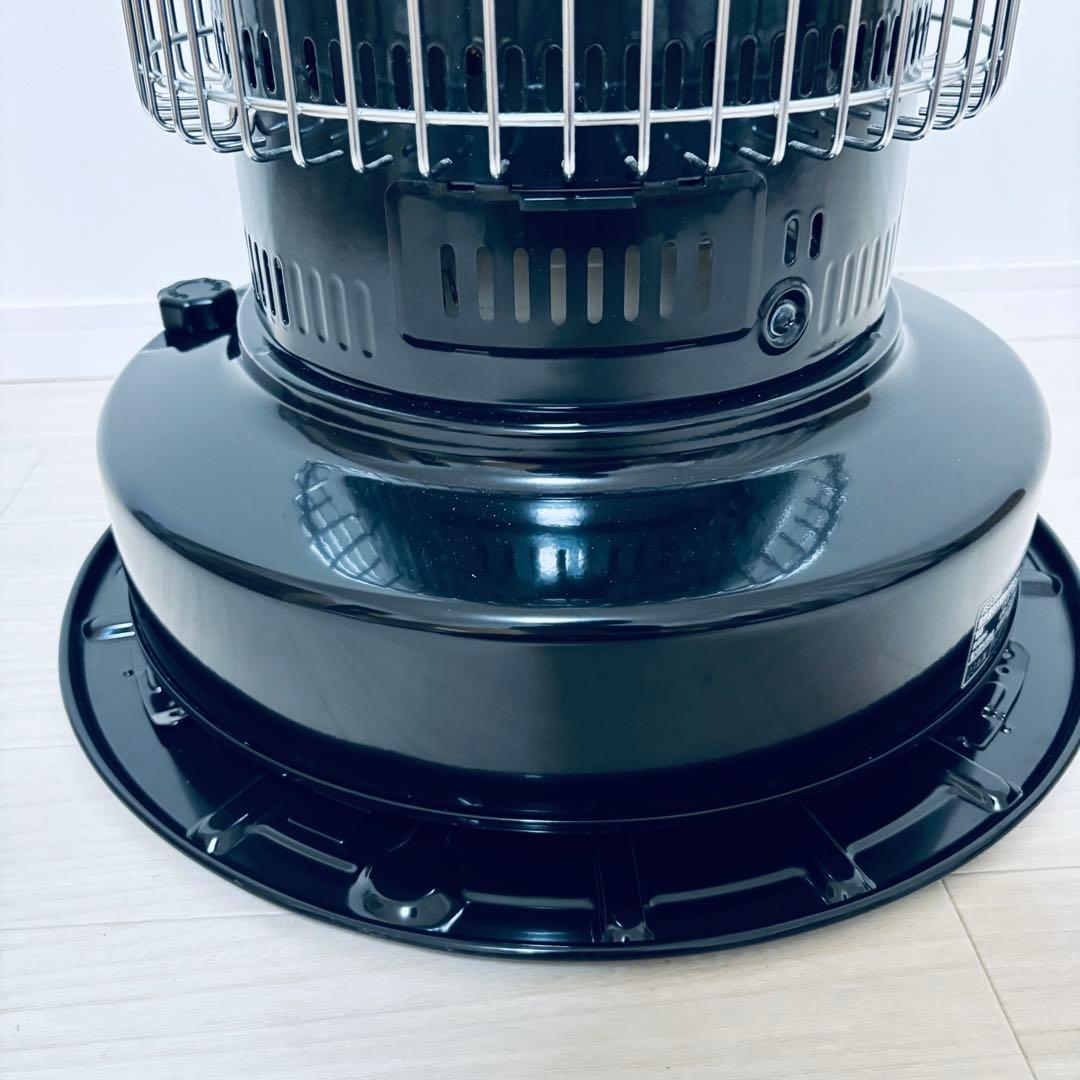 【極美品】2023年製　トヨトミ　対流形石油ストーブ　KS-67H ブラック　黒