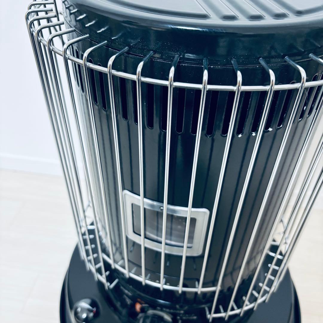 【極美品】2023年製　トヨトミ　対流形石油ストーブ　KS-67H ブラック　黒