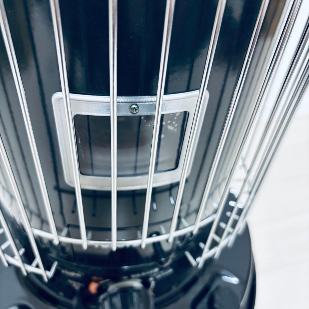 【極美品】2023年製　トヨトミ　対流形石油ストーブ　KS-67H ブラック　黒