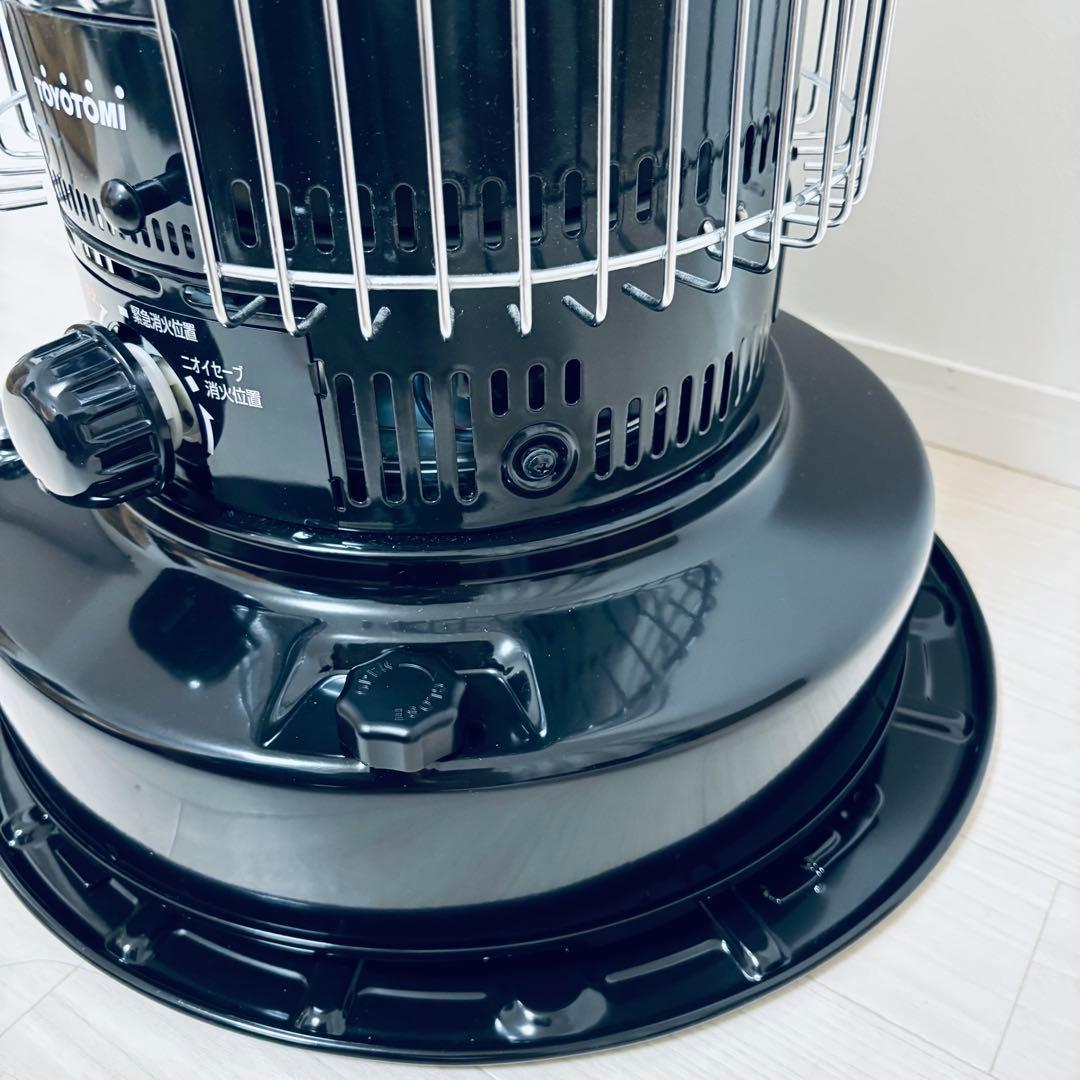 【極美品】2023年製　トヨトミ　対流形石油ストーブ　KS-67H ブラック　黒