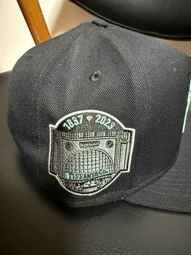 未使用　TWNTY TWO NY TIFFANY SNAPBACK CAP