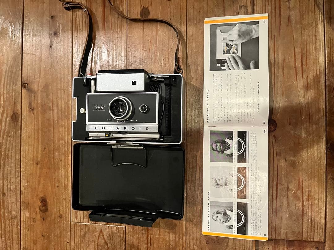 ポラロイドカメラ