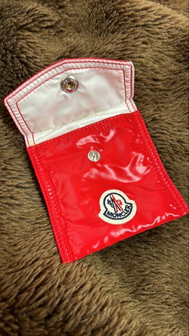 MONCLER ケース レッド　非売品