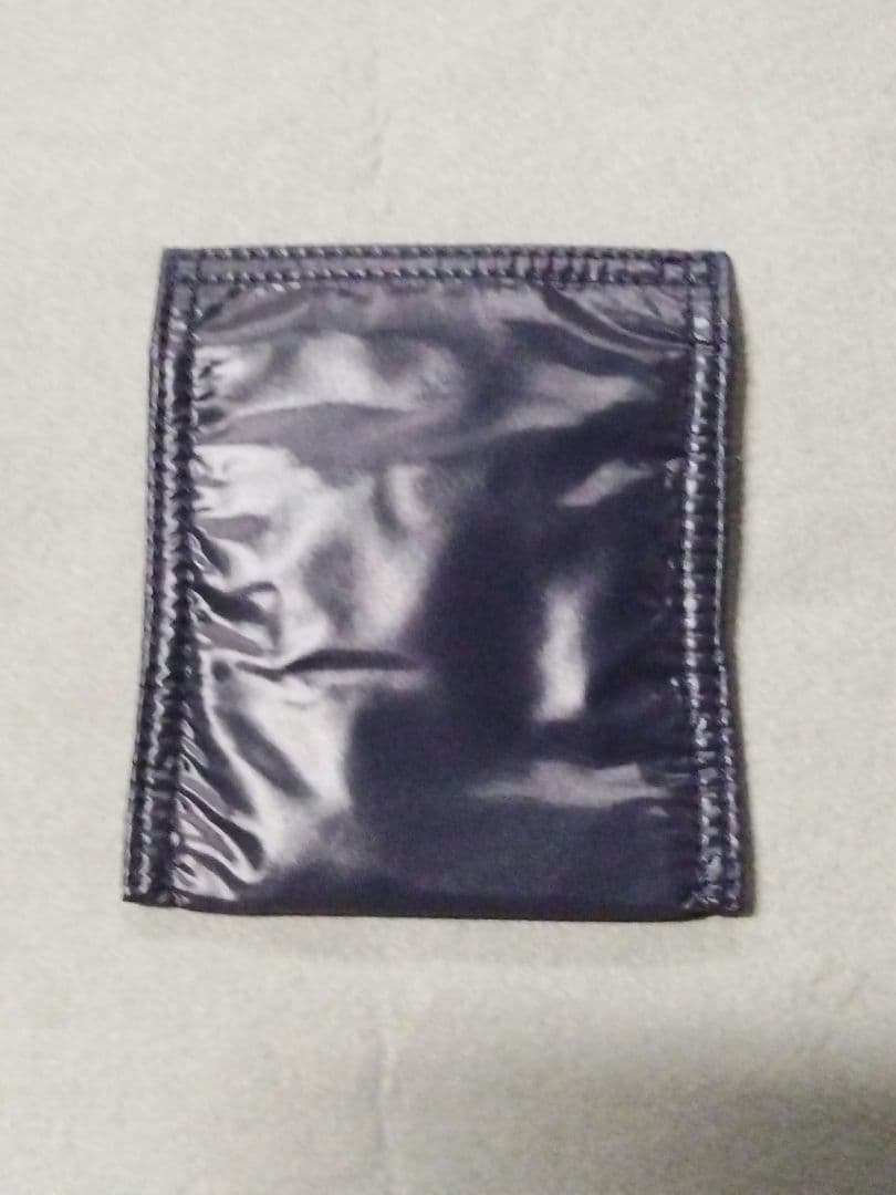 MONCLER ケース レッド　非売品