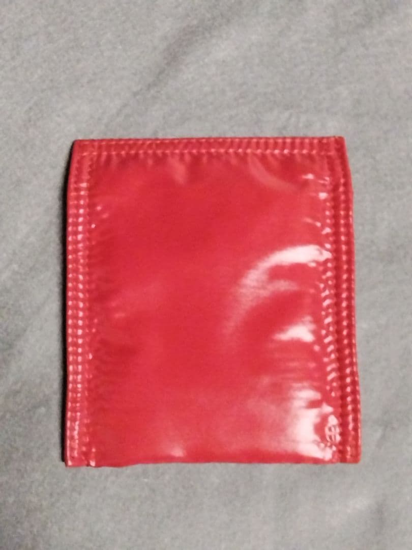 MONCLER ケース レッド　非売品