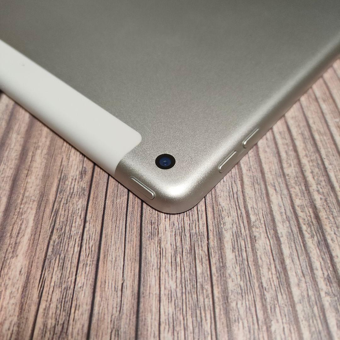 iPad 第7世代 128GB SIMフリー シルバー 美品