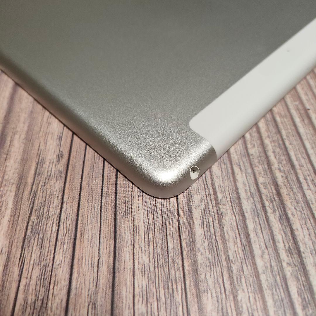 iPad 第7世代 128GB SIMフリー シルバー 美品
