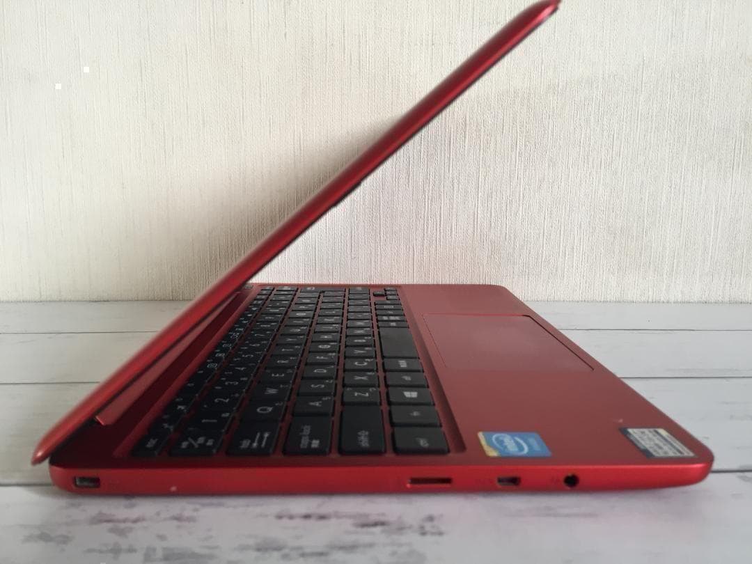 ASUS X205T 11.6型TFT 軽量・コンパクト ノートパソコン
