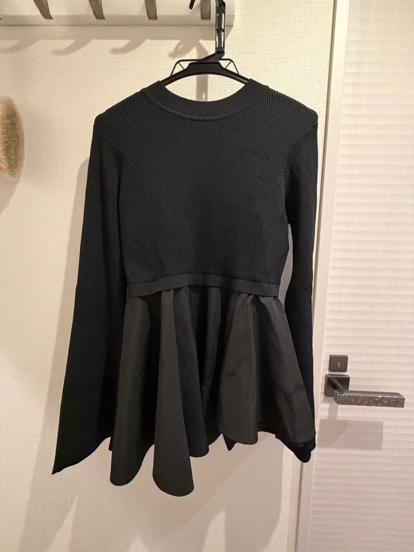 試着のみ　アダムエロペ ペプラムコンビニットプルオーバー