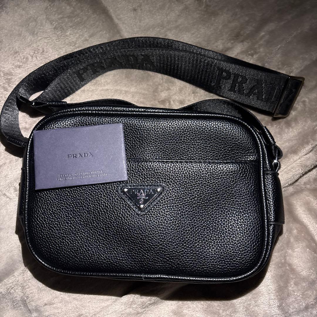 PRADA ブラック レザー ショルダーバッグ