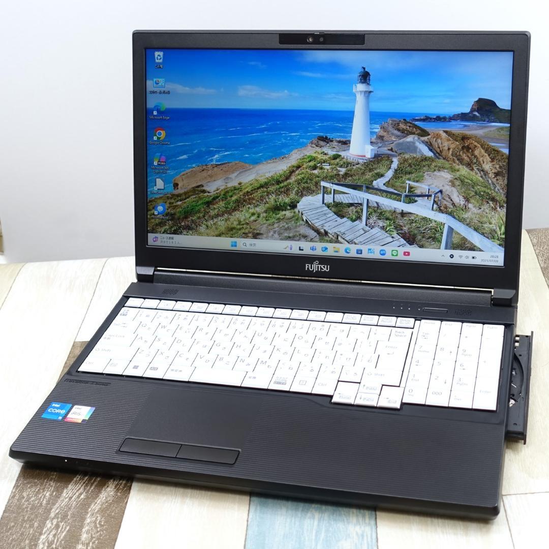 極美品の現行モデル✨第１３世代コアｉ５に超高速で新品のＳＳＤ１ＴＢ＆大容量メモリ