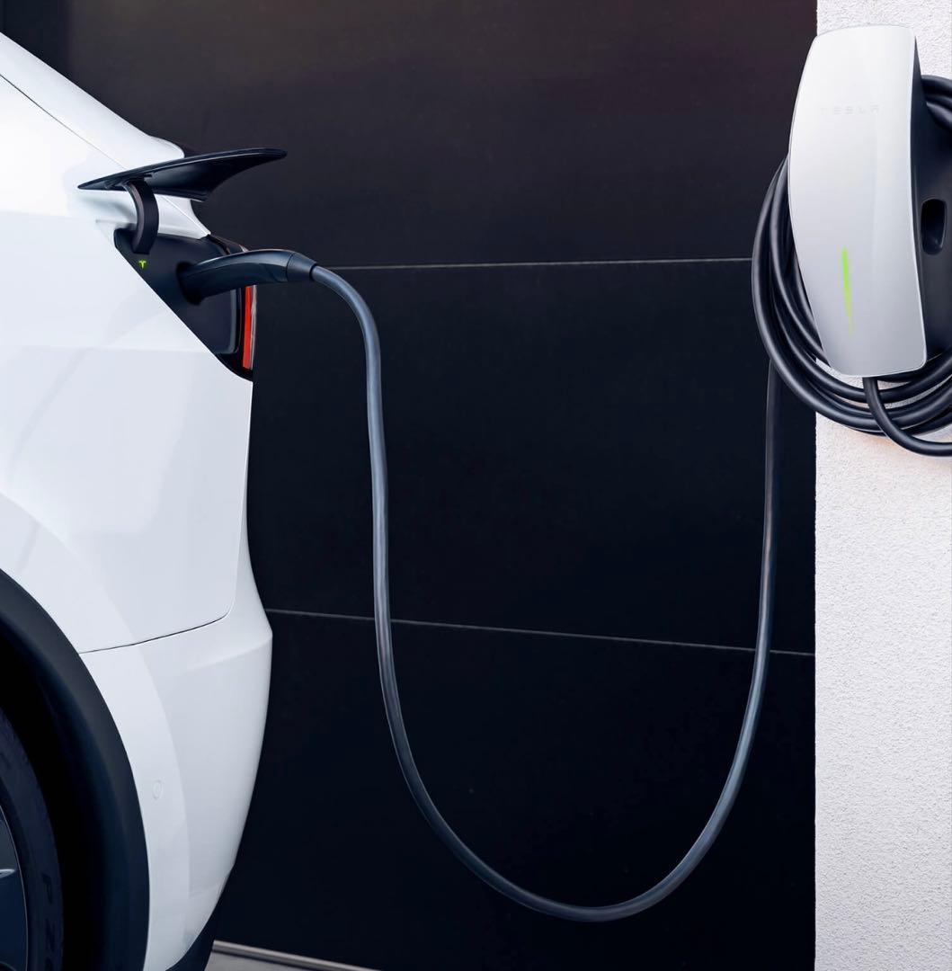 TESLA ウォールコネクター