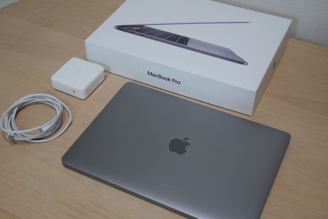 Apple MacBook Pro 2018 スペースグレー 本体