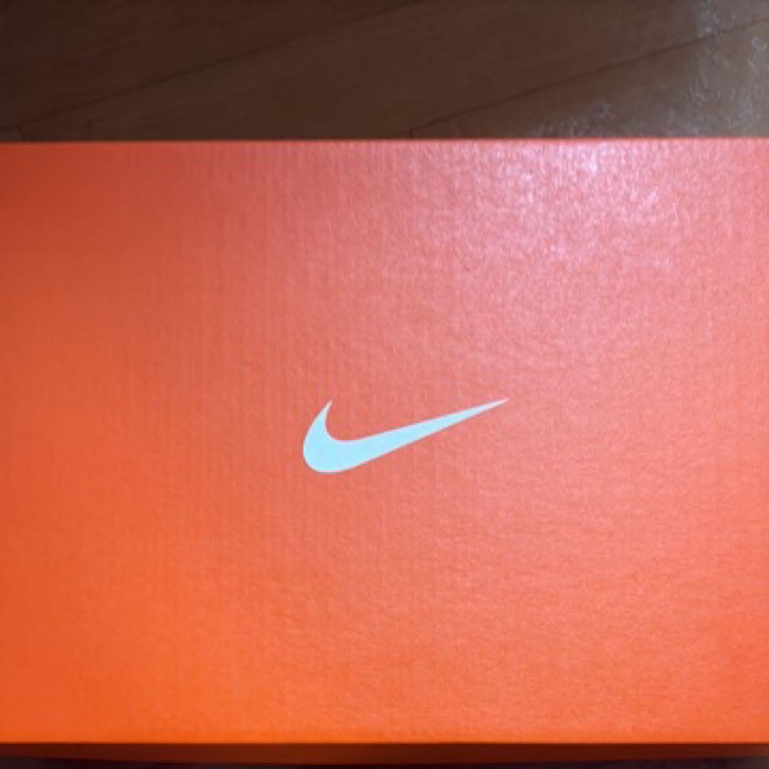 靴 Nike Air Force 1 Low \"Black Tiffany\"