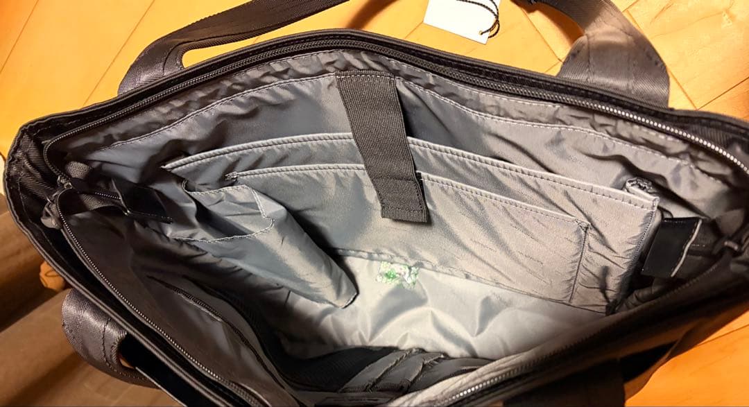 カジ【別注】＜Samsonite＞GLR サブリム M トートバッグ