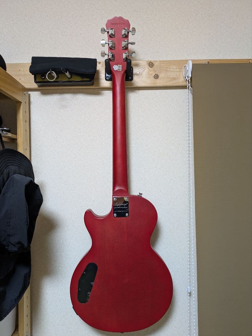 Epiphone レスポール サンバースト 新品未使用ソフトケース付き！