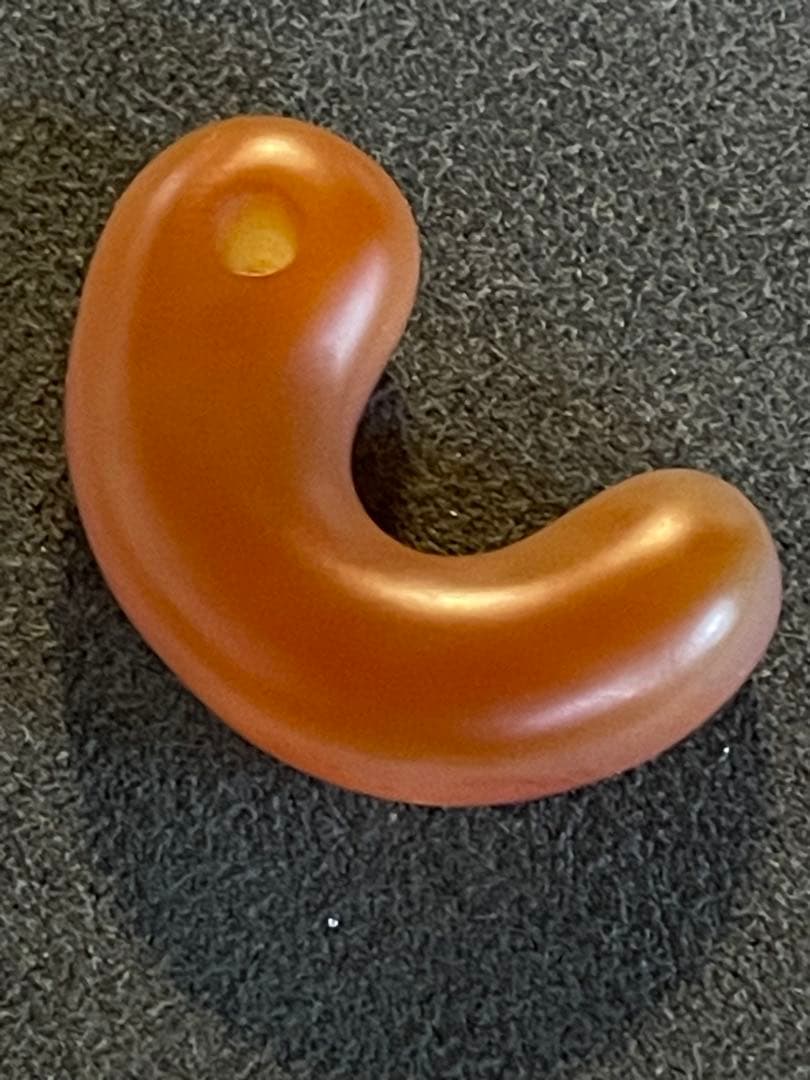 古墳時代中期　赤瑪瑙製勾玉