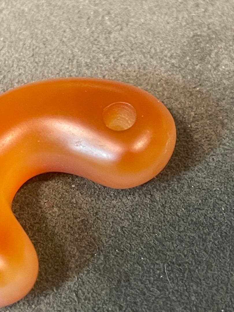 古墳時代中期　赤瑪瑙製勾玉